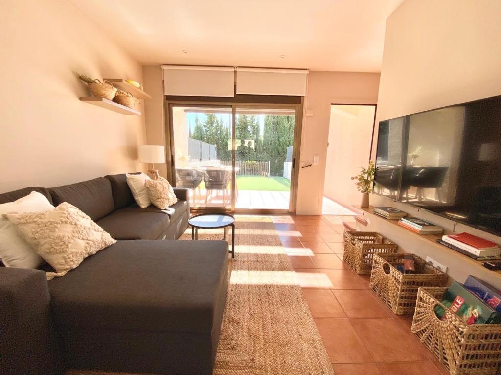 Вилла Kalma House Торроэлья-де-Монгри Экстерьер фото